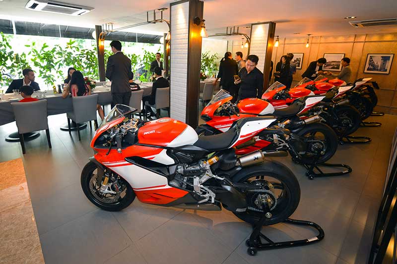 5 เศรษฐี ผู้ครอบครองสุดยอดรถซุปเปอร์ไบค์ Ducati 1299 Superleggera 5 คัน ในประเทศไทย | MOTOWISH 62