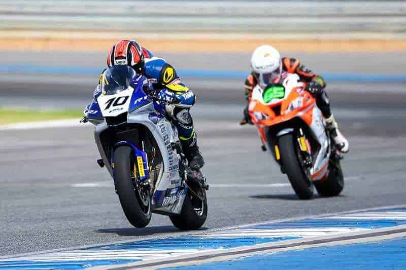 ชมการถ่ายทอดสดการแข่งขัน PTT BRIC Superbike 2017 สนามที่ 2 คลาสพันหัวแถวปะทะ 3 ค่ายยักษ์ | MOTOWISH 158