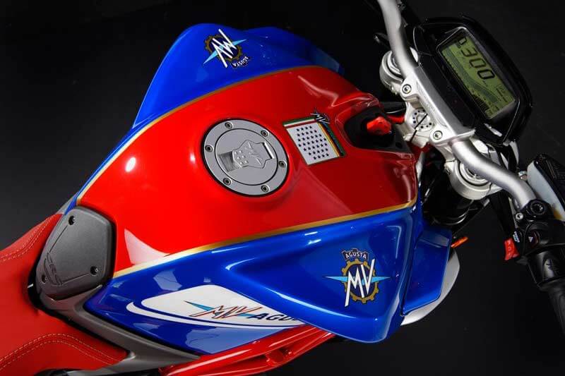 MV Agusta เผยโฉมรถเวอร์ชั่นพิเศษ Brutale 800 “America” สีสันสุดติ่ง มีเพียง 50 คันในโลก | MOTOWISH 158