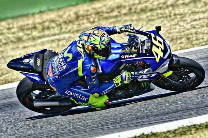 “Rossi หวดลืมหัก” โชว์สเต็ป 18 ลงลั่นแทรคอีกครั้ง ด้วยรถทดสอบ Yamaha YZF-R1M | MOTOWISH 121