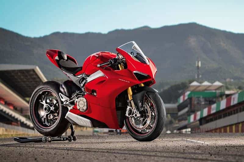 Ducati Panigale V4 เปิดตัวเต็มคัน บิดมันส์เต็มสูบ | MOTOWISH 42