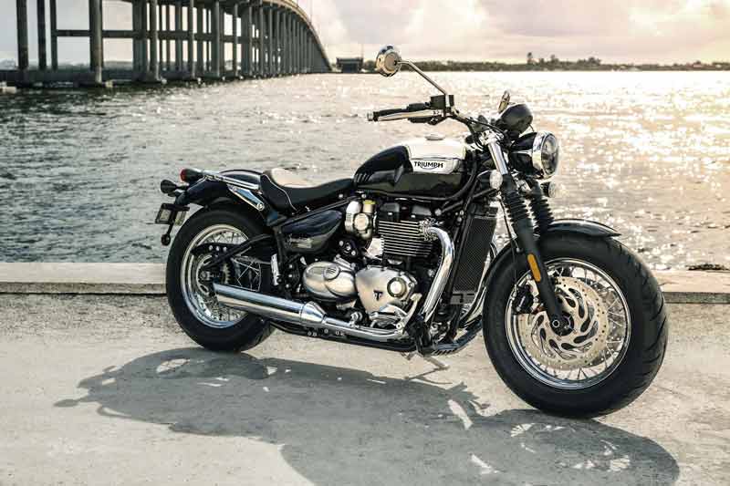 ครั้งแรกในเอเชีย Triumph เปิดตัว Bonneville Bobber Black & Speedmaster พร้อมราคารับจอง | MOTOWISH 45