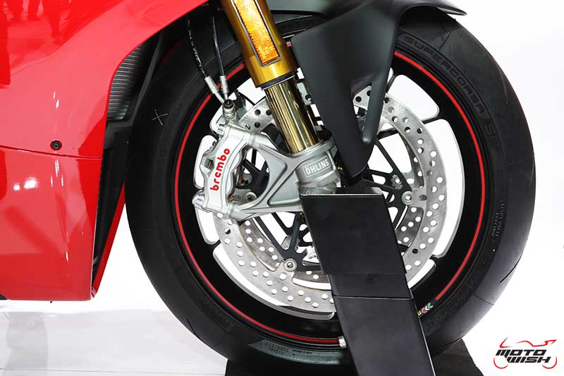 Ducati เผยโฉม Panigale V4 ครั้งแรกในไทย พร้อมเปิดราคาขายเริ่มต้น 949,000 บาท (Motor Expo 2017) | MOTOWISH 4