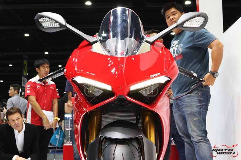 Ducati เผยโฉม Panigale V4 ครั้งแรกในไทย พร้อมเปิดราคาขายเริ่มต้น 949,000 บาท (Motor Expo 2017) | MOTOWISH 1