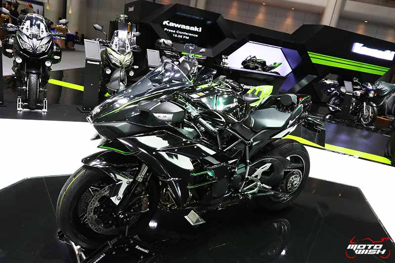 Kawasaki เปิดตัวรถใหม่ 7 รุ่น พร้อมกระหน่ำโปรโมชั่นแรงส่งท้ายปี (Motor Expo 2017) | MOTOWISH 48