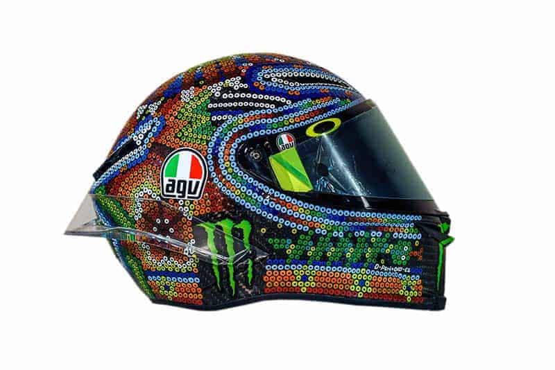 เผยโฉมหมวกกันน็อค AGV ลายใหม่ของ “รอสซี่” ที่จะใช้ในการทดสอบ Winter Test 2018 | MOTOWISH 49