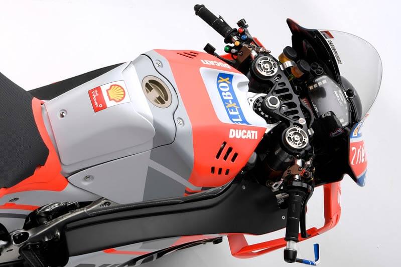 Ducati เปิดตัวเครื่องจักรสังหาร Desmosedici GP18 สวยล้ำ ทันสมัยในทุกมุมมอง | MOTOWISH 7