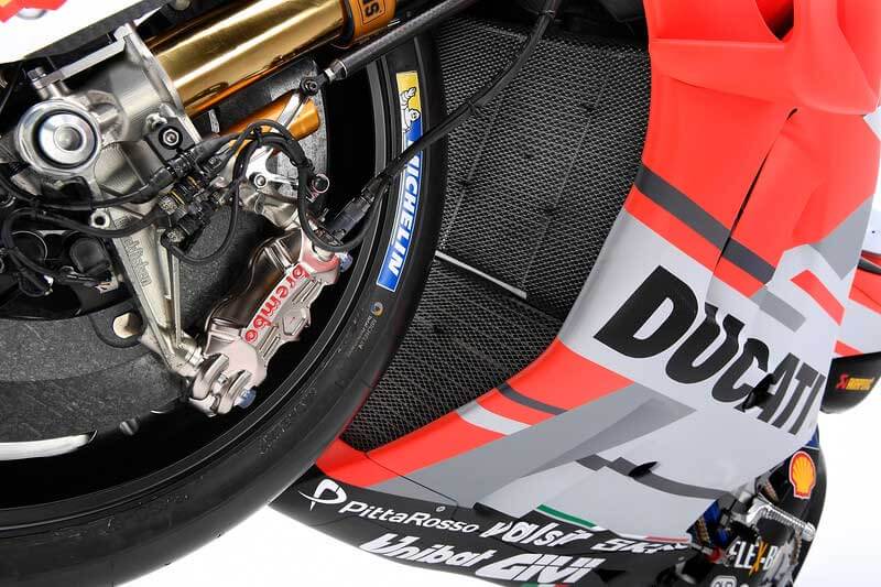 Ducati เปิดตัวเครื่องจักรสังหาร Desmosedici GP18 สวยล้ำ ทันสมัยในทุกมุมมอง | MOTOWISH 8