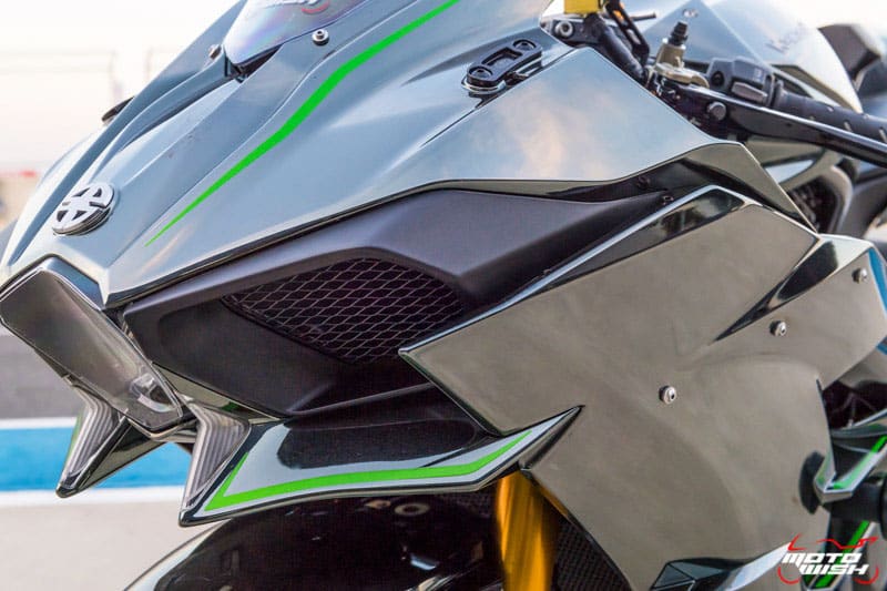 รีวิว Kawasaki Ninja H2 Trick Star : 258 แรงม้า ขีดสุดของความแรง คันแรกของเมืองไทย Full HD | MOTOWISH 36