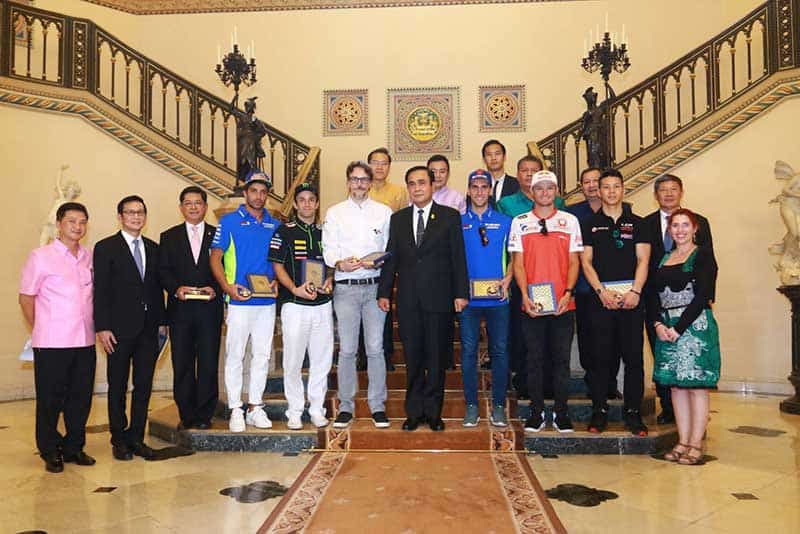 "นักแข่งโมโตจีพี" ปลื้มความงามวัดไทย “บิ๊กตู่” เปิดทำเนียบต้อนรับ มั่นใจ “โมโตจีพีไทยแลนด์” ช่วยยกระดับความสัมพันธ์ระหว่างประเทศ | MOTOWISH 50