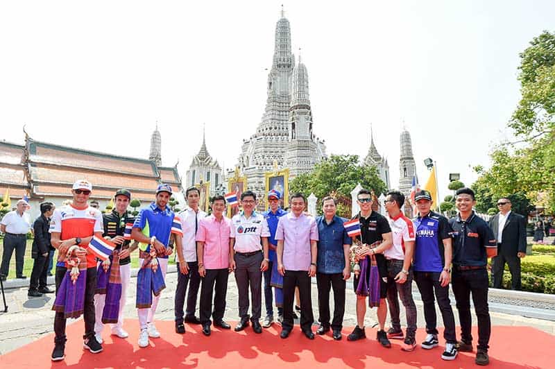 "นักแข่งโมโตจีพี" ปลื้มความงามวัดไทย “บิ๊กตู่” เปิดทำเนียบต้อนรับ มั่นใจ “โมโตจีพีไทยแลนด์” ช่วยยกระดับความสัมพันธ์ระหว่างประเทศ | MOTOWISH 54