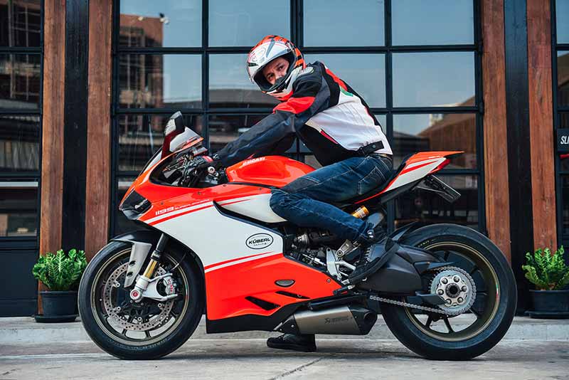 รถ Ducati 1199 Superleggera ราคา 4 ล้านบาท คันแรกของโลกที่ขี่ใช้งานจริงทะลุ 100,000 กม. | MOTOWISH 49