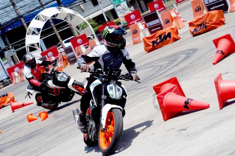 กิจกรรมทดสอบรถฟรี KTM 390 DUKE Test Ride & DUKEHANA Training By KTM Garage Ramintra | MOTOWISH 2