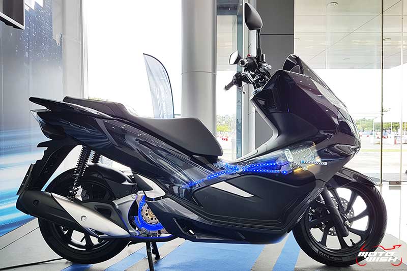 เปิดตัว New Honda PCX Hybrid 2018 ไฮบริดรุ่นแรกของโลก ราคาโปรโมชั่น 99,900 บาท | MOTOWISH 16