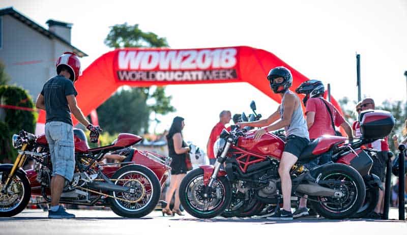 Ducati Week 2018 จัดใหญ่เอาใจสาวก นำนักแข่งระดับโลกควบ Panigale V4 S ดวลความเร็ว | MOTOWISH 2
