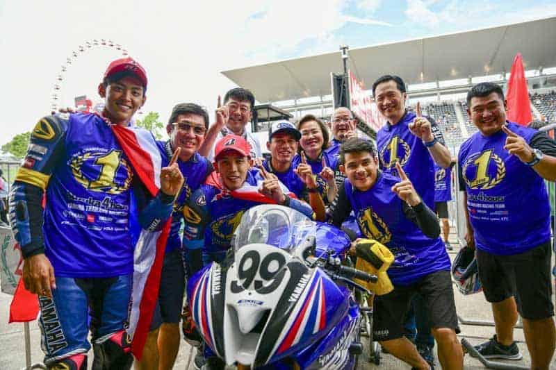 นักบิดไทยยามาฮ่า นำเพลงชาติไทยกระหึ่มแดนซามูไร ครองแชมป์ 2 ปีซ้อน Suzuka Endurance 2018 | MOTOWISH 1