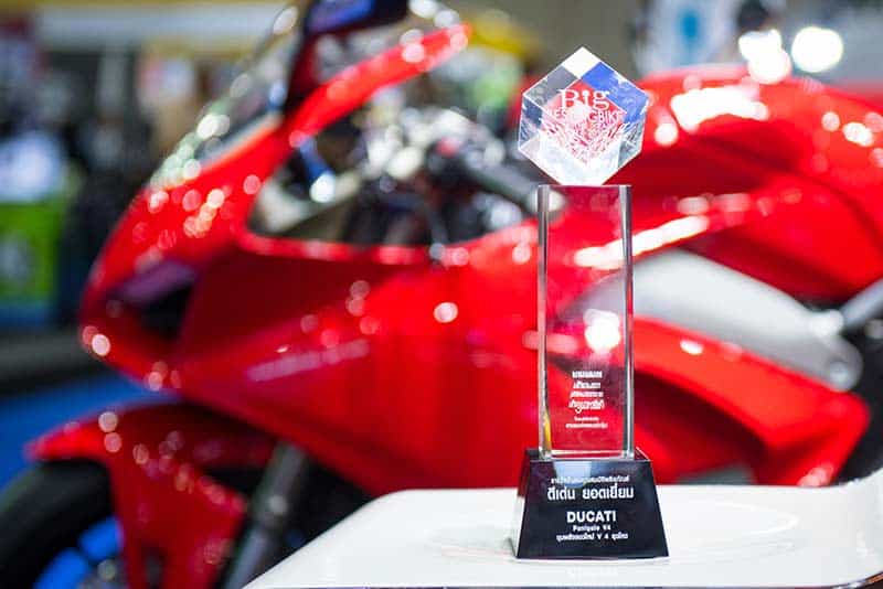 Ducati Panigale V4 คว้ารางวัล Big Best Bigbike of the Year 2017-2018 พร้อมจัดแคมเปญใหญ่ในงาน BIG Motor Sale 2018 | MOTOWISH 1