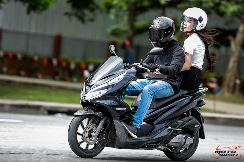 รีวิว Honda PCX Hybrid 2018 เมื่อเสียงหัวใจ...ดังกว่าเสียงเครื่องยนต์ | MOTOWISH 33