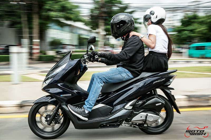 รีวิว Honda PCX Hybrid 2018 เมื่อเสียงหัวใจ...ดังกว่าเสียงเครื่องยนต์ | MOTOWISH 7