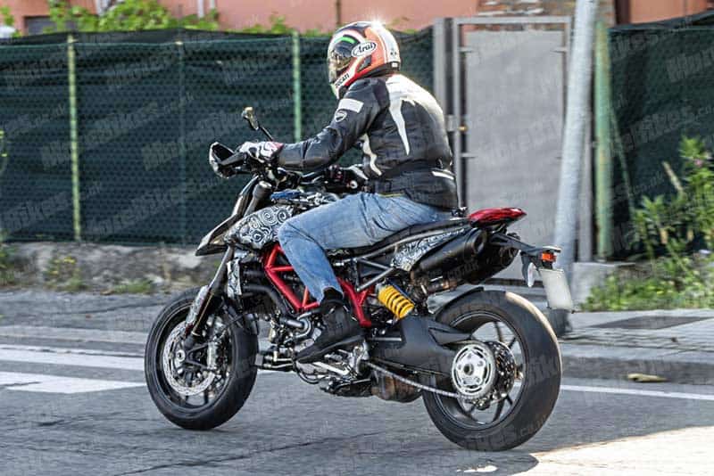 อะไร ยังไง? แอบถ่าย Ducati Hypermotard โฉมใหม่ การกลับมาอีกครั้งในปี 2019 | MOTOWISH 4