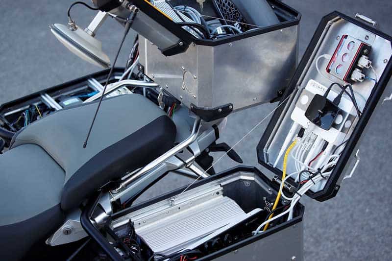 BMW ทดสอบเทคโนโลยีไร้คนขี่ และการป้องกันอุบัติเหตุกับรุ่น R1200GS | MOTOWISH 2