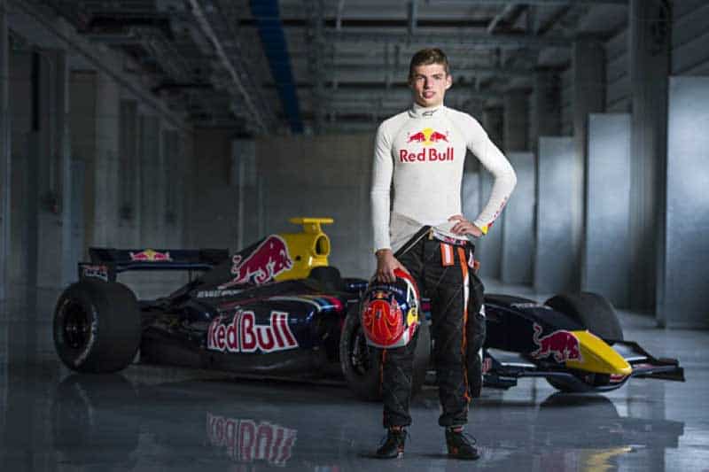 “แม็กซ์ เวอร์สแตปเพ็น” นักแข่ง F1 ทีม Red Bull อยากลองหวดคันเร่งรถ MotoGP แต่ถูกต้นสังกัดสั่งห้าม | MOTOWISH