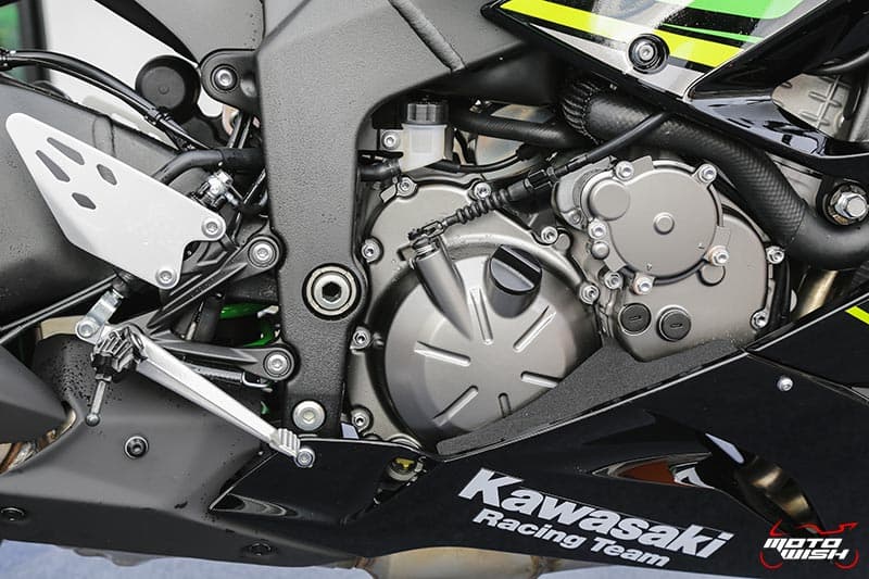 รีวิว Kawasaki Ninja ZX-6R 2019 #DNA จากสนามแข่ง สู่ความเร้าใจบนท้องถนน | MOTOWISH 17