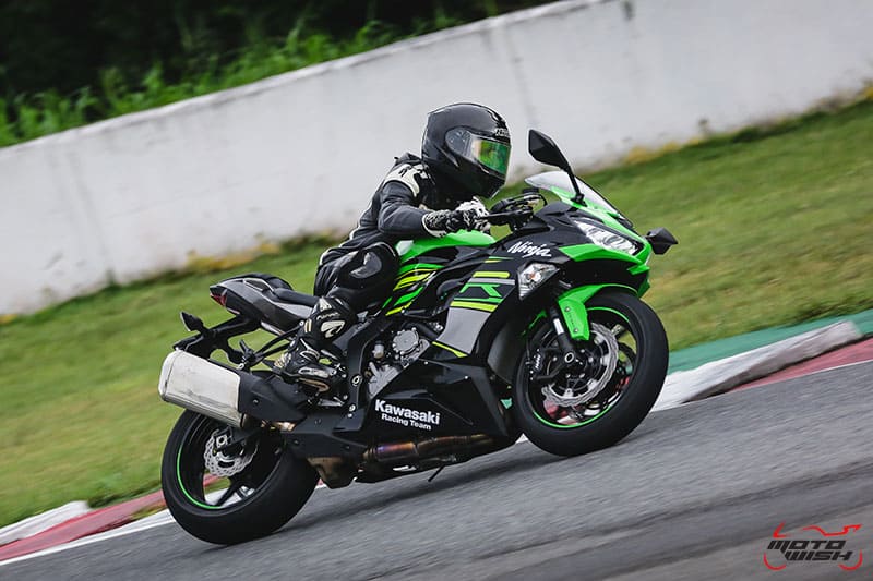 รีวิว Kawasaki Ninja ZX-6R 2019 #DNA จากสนามแข่ง สู่ความเร้าใจบนท้องถนน | MOTOWISH 44