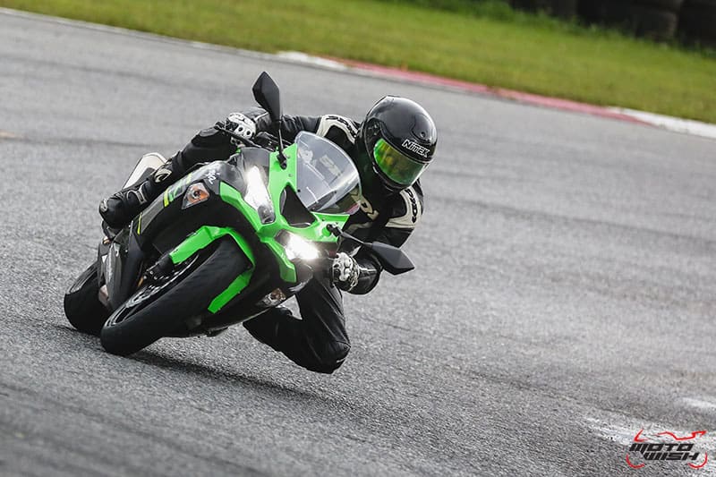 รีวิว Kawasaki Ninja ZX-6R 2019 #DNA จากสนามแข่ง สู่ความเร้าใจบนท้องถนน | MOTOWISH 8