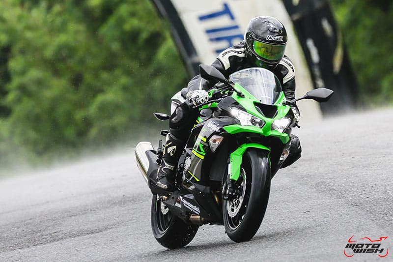 รีวิว Kawasaki Ninja ZX-6R 2019 #DNA จากสนามแข่ง สู่ความเร้าใจบนท้องถนน | MOTOWISH 56