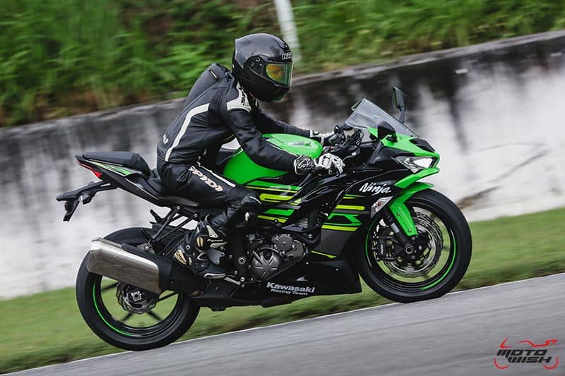 รีวิว Kawasaki Ninja ZX-6R 2019 #DNA จากสนามแข่ง สู่ความเร้าใจบนท้องถนน | MOTOWISH 37