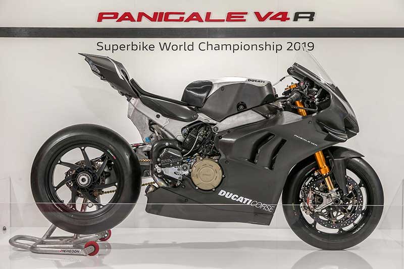 Ducati Panigale V4 RS19 รถแข่งสุดล้ำ พร้อมระห่ำศึก WorldSBK | MOTOWISH 1