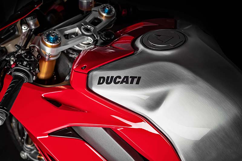 เปิดตัว Ducati Panigale V4 R ขุมพลัง 217 แรงม้า ถอดพันธุกรรมรถแข่ง MotoGP | MOTOWISH 4