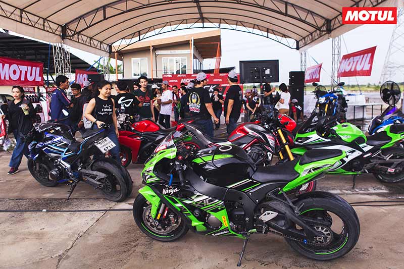 “Motul Track to Road” กิจกรรมสุดเอ็กซ์คลูซีฟ พาเรียนรู้ “การขับขี่อย่างปลอดภัย” พิสูจน์ให้เห็นด้วยการทดลองจริง | MOTOWISH 2