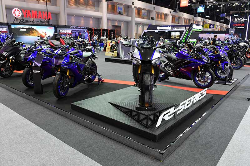 “ยามาฮ่า” เปิดตัว XMAX 300 และ MT Concept Bike พร้อมจำหน่าย MT-15 อย่างเป็นทางการ ขนโปรโมชั่นแรงเว่อร์มาในงาน Motor Expo 2018 | MOTOWISH 11