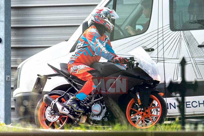 ส่องว่าที่ KTM RC390 ใหม่ ขณะออกทดสอบ คาดเป็นโมเดล 2020 | MOTOWISH 2