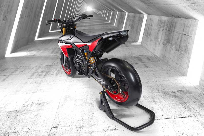 บริษัทล้อคาร์บอนชื่อดัง “Rotobox” ผลิตรถแนว Supermoto ของตัวเอง ในนาม “Splice” | MOTOWISH 2