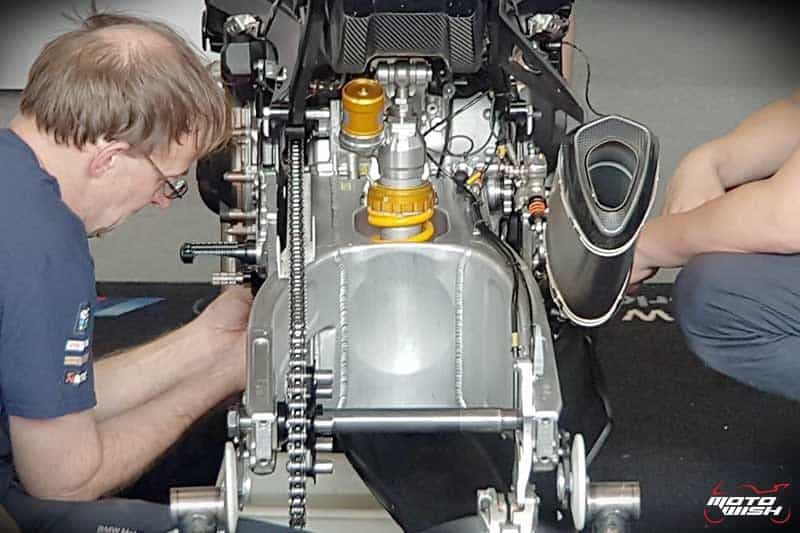 เจาะภาพ BMW S1000RR WorldSBK 2019 คันจริง โหดสุดติ่ง เรชซิ่งสุดใจ | MOTOWISH 12