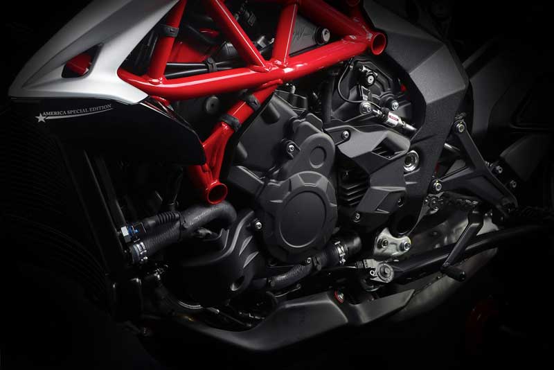 MV Agusta เปิดตัว Dragster 800 RR America 2019 Limited Edition ผลิตเพียง 200 คันบนโลก | MOTOWISH 3