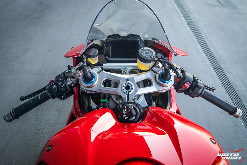 รีวิว Ducati Panigale V4S Full Race 226 แรงม้า "King of Superbikes" รถสปอร์ตที่ดีที่สุดแห่งปี | MOTOWISH 51