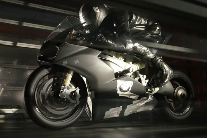 รีวิว Ducati Panigale V4S Full Race 226 แรงม้า "King of Superbikes" รถสปอร์ตที่ดีที่สุดแห่งปี | MOTOWISH 19