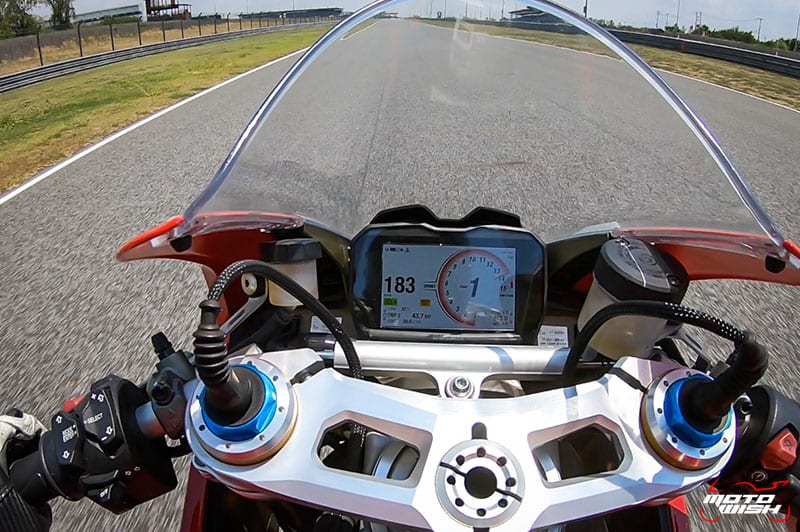 รีวิว Ducati Panigale V4S Full Race 226 แรงม้า "King of Superbikes" รถสปอร์ตที่ดีที่สุดแห่งปี | MOTOWISH 69