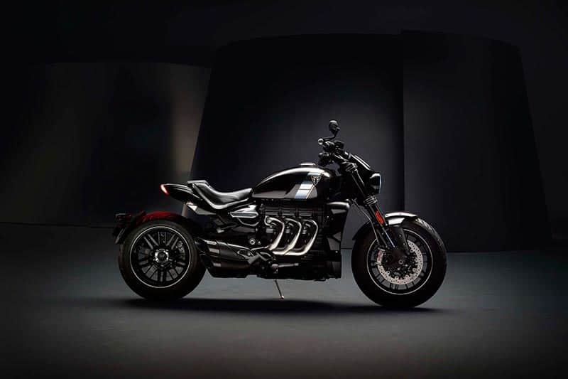 ยักษ์ใหญ่ทรงพลัง Triumph Rocket 3 TFC เครื่องใหญ่สุด แรงบิดเยอะสุด ผลิตขาย 750 คันทั่วโลก | MOTOWISH 1