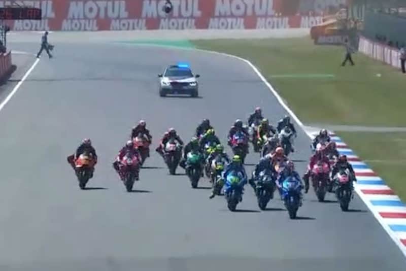 ย้อนหลังการแข่งขัน MotoGP 2019 สนามที่ 8 DutchGP ท็อปกัน ปะทะ เด็กระเบิด สุดมันส์!! | MOTOWISH