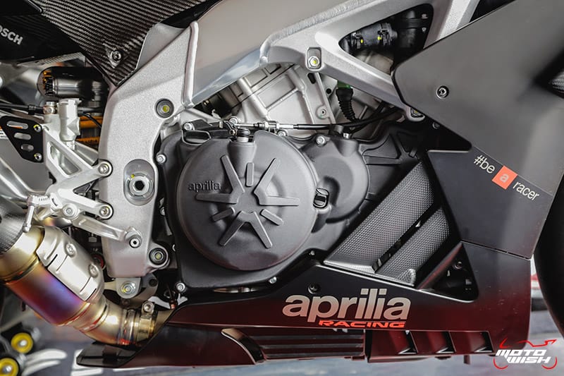 รีวิว Aprilia RSV4 1100 Factory 217 แรงม้า เบากว่าที่เคย รุนแรงกว่าที่ผ่านมา ติดปีกคาร์บอนพร้อมบิน | MOTOWISH 35