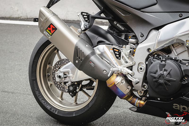 รีวิว Aprilia RSV4 1100 Factory 217 แรงม้า เบากว่าที่เคย รุนแรงกว่าที่ผ่านมา ติดปีกคาร์บอนพร้อมบิน | MOTOWISH 42