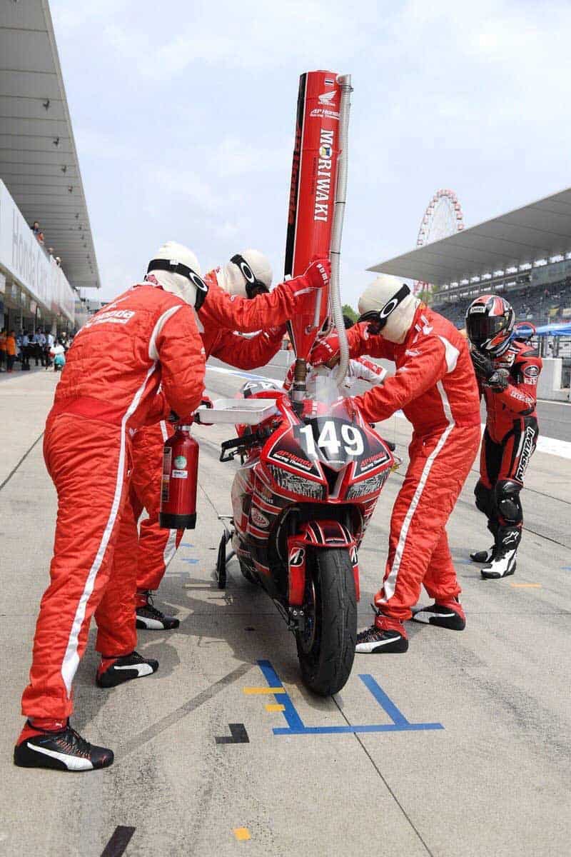 ทัพนักบิดไทยบินลุยศึกเอ็นดูรานซ์ JP250 4 Hours รายการ Suzuka Sunday Road Race 2019 | MOTOWISH 3