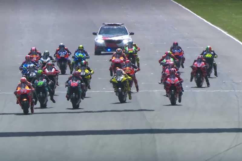 ย้อนหลังการแข่งขัน MotoGP 2019 สนามที่ 6 ItalianGP โดวิ บู๊เดือด มาเกวซ เปตุสชี่ ทำเซอร์ไพรส์สุดมันส์ | MOTOWISH