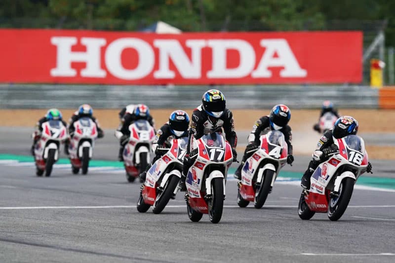 "การ์ฟิวส์" วัชรินทร์ คว้าชัย Honda Thailand Talent Cup สนาม 3 พร้อมกดเวลา Best Lab | MOTOWISH 3