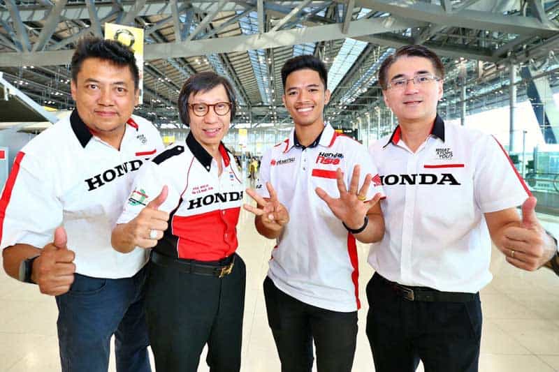 “สมเกียรติ” บินลัดฟ้าเตรียมลงสู้ศึก “Moto2” มั่นใจร่างกายพร้อมลงบิดรายการ เช็ก กรังด์ปรีซ์ | MOTOWISH 3